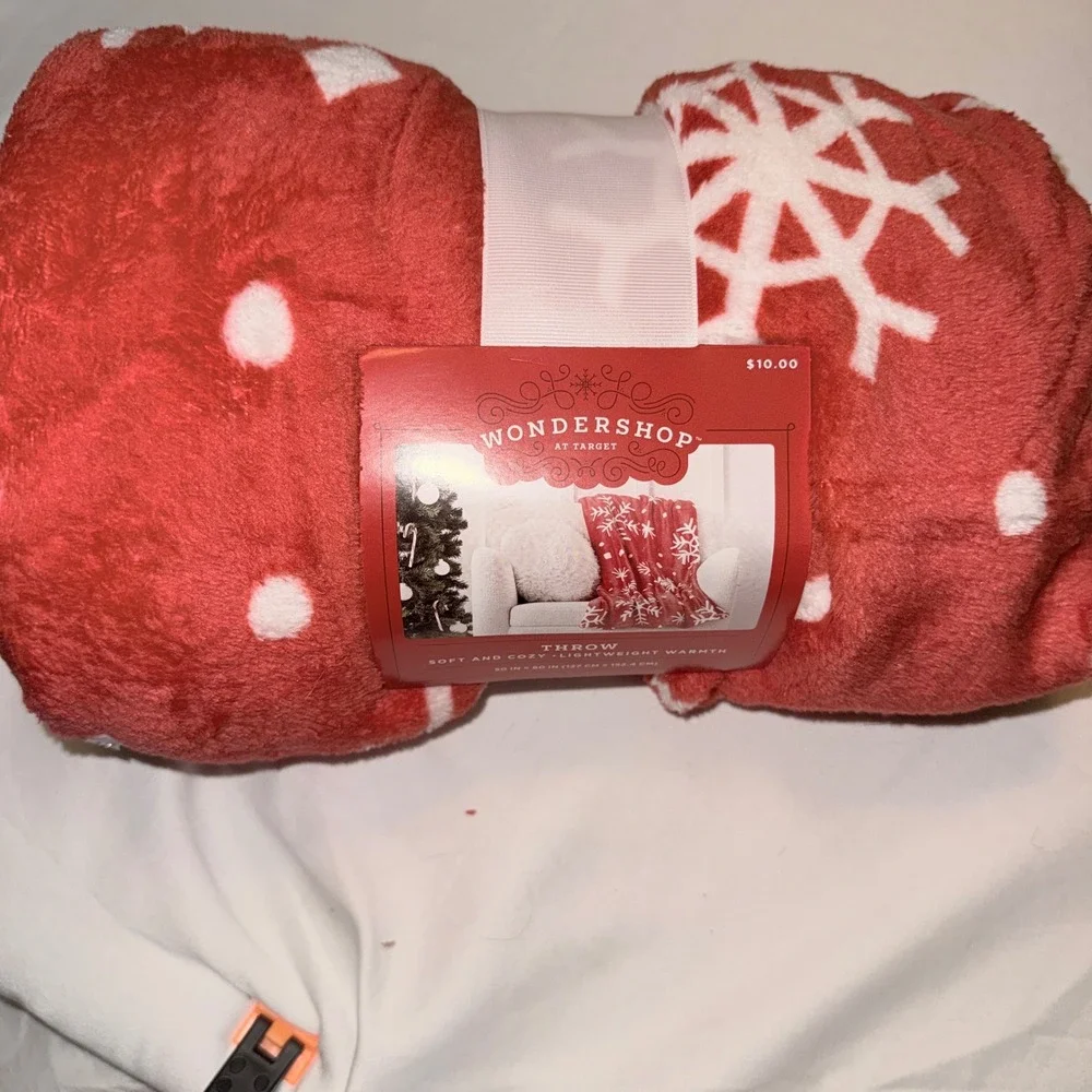 Wondershop Snowflake Plush Throw Blanket Unisex 50x60 Red NEW Holiday Polka Dot